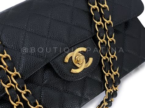 chanel caviar flap